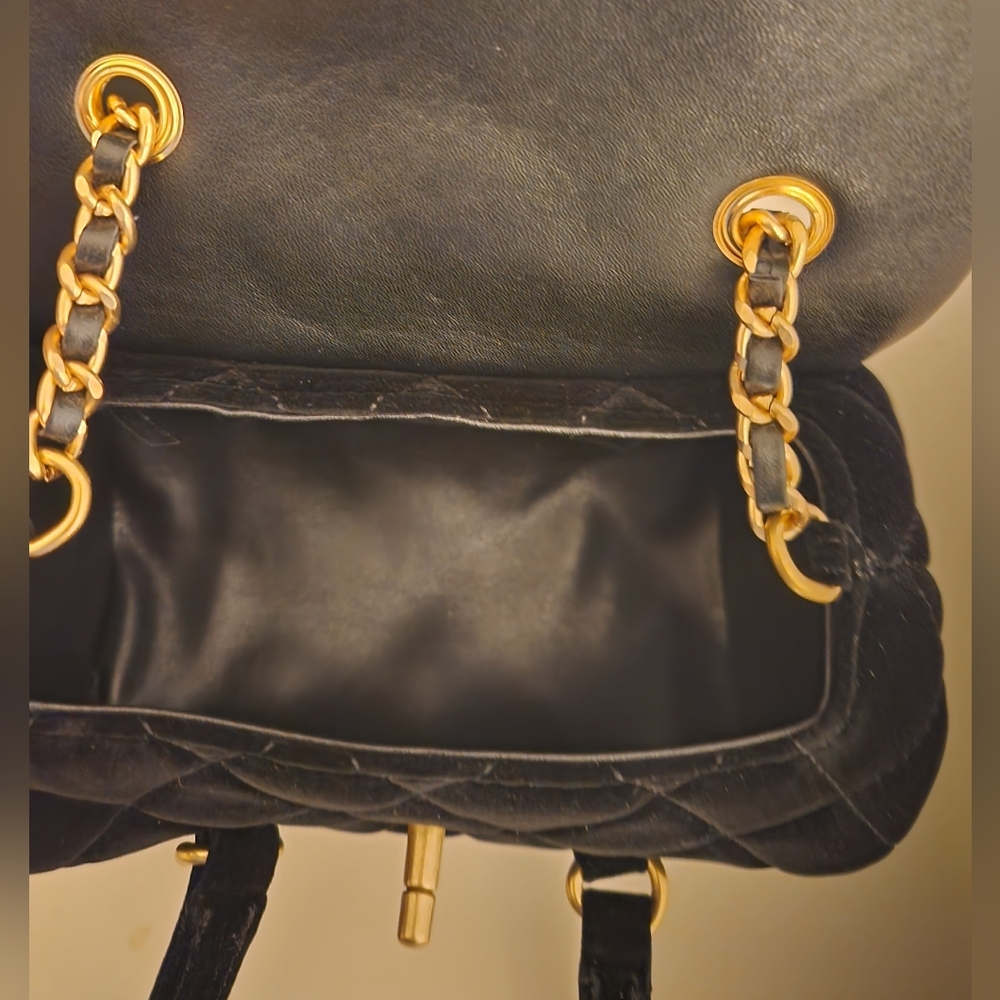 Chanel Gift with Purchase Black Velvet Quilted Handbag - Picture 9 of 17